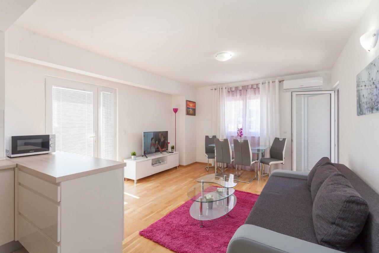 Apartments Dora Makarska Exterior foto